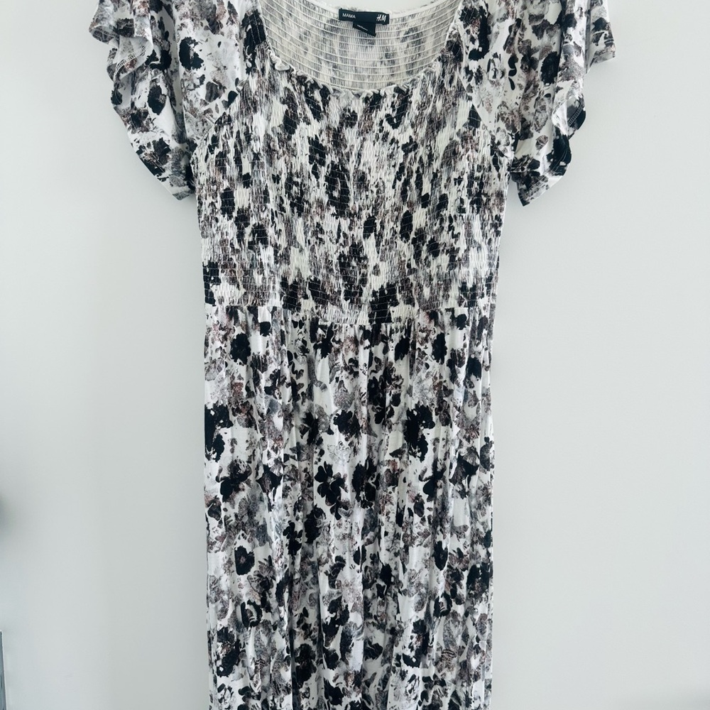 H&M Black and White Striped Top